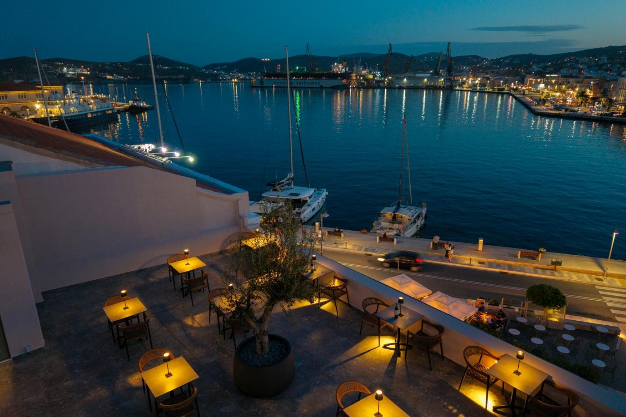 에르무폴리 Eclectic Syros B&B 외부 사진