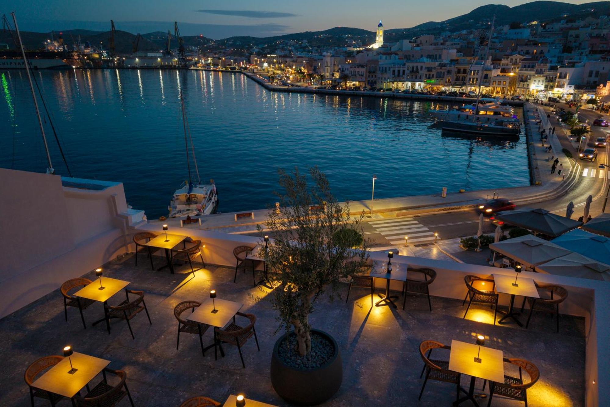 에르무폴리 Eclectic Syros B&B 외부 사진